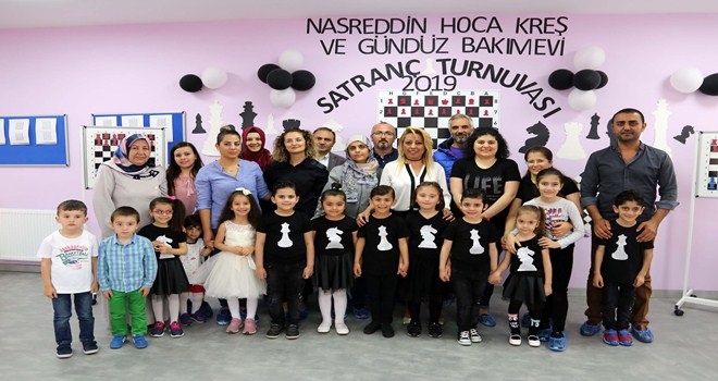 Minik eller ?şah ve mat? dedi
