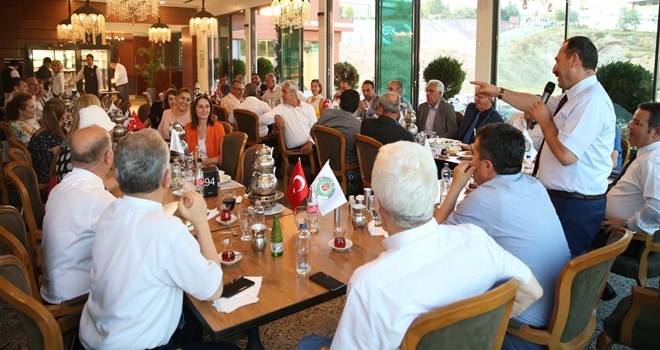 BAŞKAN DEMİREL MUHTARLARLA BİR ARAYA GELDİ