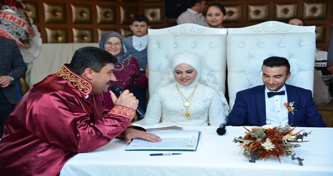 Başkan Oğuz 110 çiftin nikâhını kıydı 