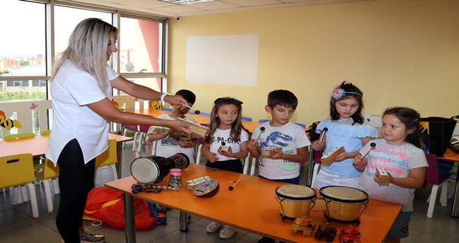 Yenimahalleli minikler müzik ile rahatlıyor