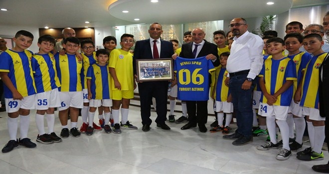 ALTINOK: SPORA VE SPORCUYA DESTEĞİMİZ TAM