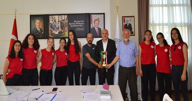 Voleybol takımından Başkan Acar´a ziyaret