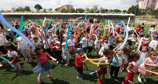 Yenimahalle´de yaz okulu miniklerine veda partisi