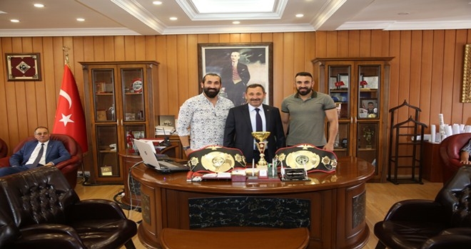 DEMİREL ŞAMPİYON AĞIRLADI