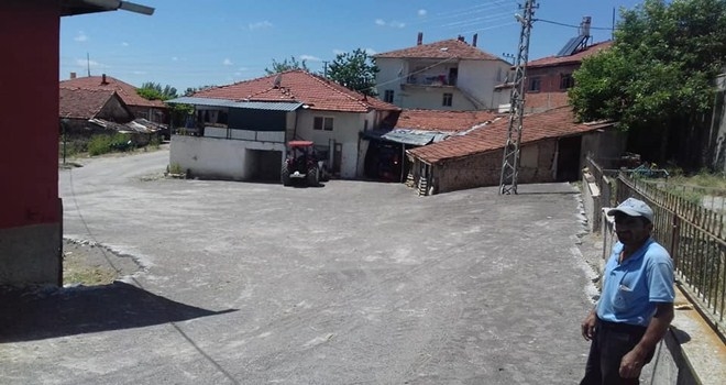 Parke Taş Döşeme  Çalışmaları Devam Ediyor