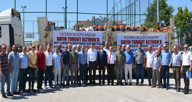 KEÇİÖREN BELEDİYESİNDEN OKULLARA BOYA YARDIMI