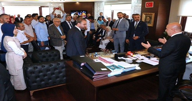 BAŞKAN ALTINOK, KEÇİÖRENLİ´LERLE BAYRAMLAŞTI