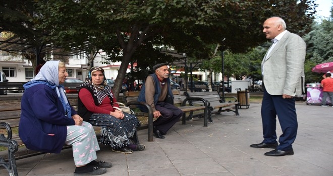 Başkan Acar, Parkta Vatandaşla Bir Araya Geldi