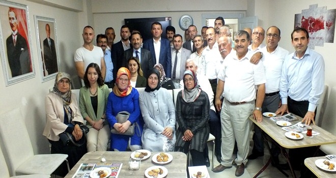 DEMİREL MHP SİNCAN İLÇE BAŞKANLIĞI´NI ZİYARET ETTİ