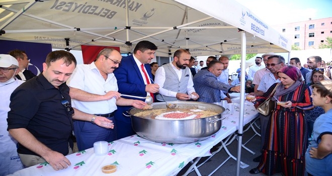 ?Aşure paylaşmaktır, hoşgörüdür?