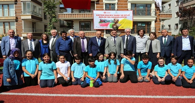 KEÇİÖREN´DE DÜNYACA ÜNLÜ ŞAİR KAYSIN KULİEV´İN ADINI YAŞATAN PARK VE BÜST AÇILDI