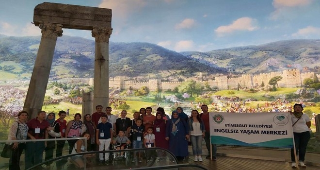 ENGELLİ VE AİLELERİ BURSA GEZİSİYLE MORAL DEPOLADILAR