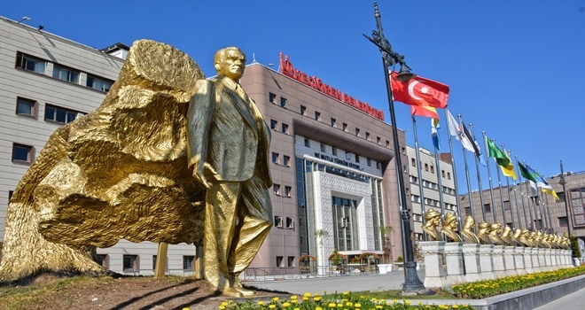 KEÇİÖREN´DEKİ TÜRK BÜYÜKLERİ ANITI YENİLENDİ