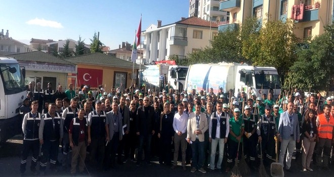 Hizmet mahallelinin ayağında