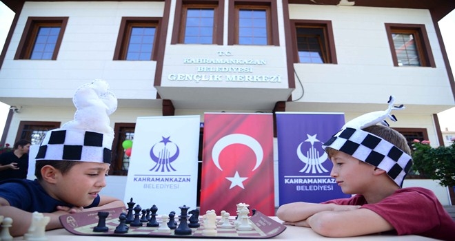 ?Minik Kasparov?lar hamleleriyle hayran bıraktı 