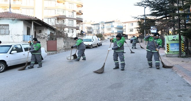 Temizlik ordusu çalışmalarına aralıksız devam ediyor