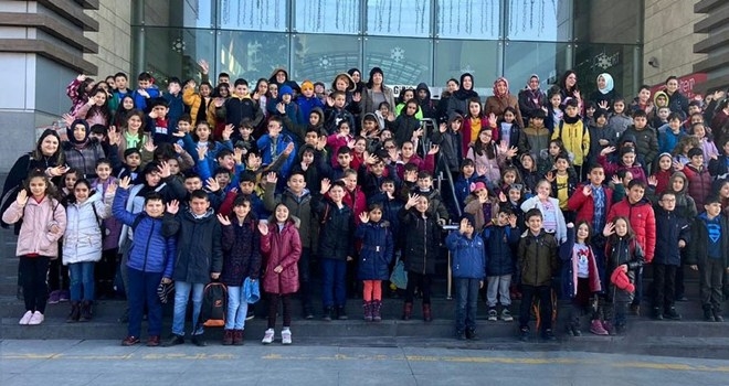 ALTINOK´TAN ÖĞRENCİLERE SİNEMA HEDİYESİ