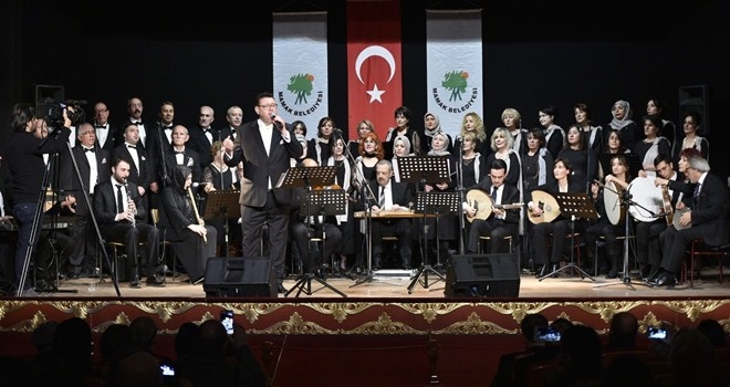 Eskimeyen şarkılarla geçmişe yolculuk yaptılar