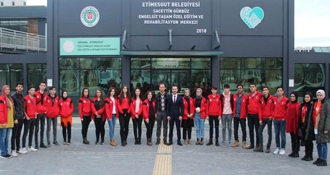 GENÇLİK MECLİSİ ENGELLİLERE KUCAK AÇTI