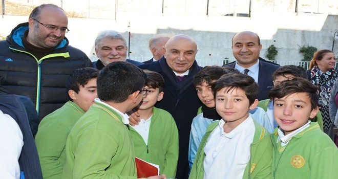 YÜZME BİLMEYEN GENÇ KALMASIN