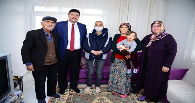 Başkan Oğuz hasta vatandaşları yalnız bırakmıyor 