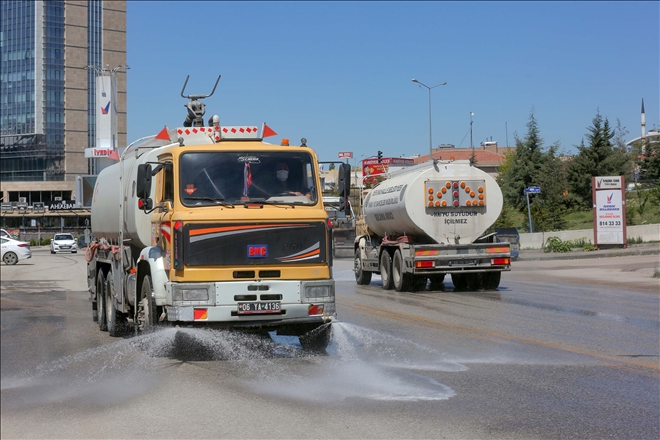 Yenimahalle´de dezenfekte aralıksız sürüyor