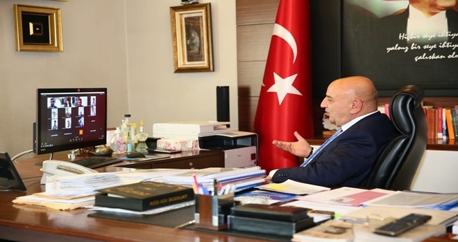 BAŞKAN ALTINOK ?ZİRVE ETKİNLİK´TE GENÇLERLE BULUŞTU