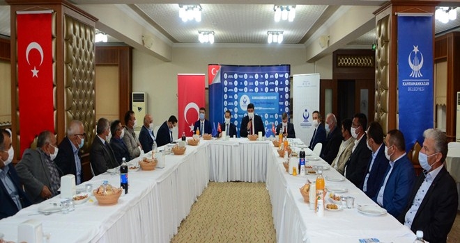 Başkan Oğuz muhtarlar onuruna yemek verdi