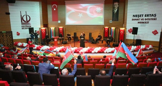 KEÇİÖREN´DE CUMHURİYET COŞKUSU  AZERİN KONSERİYLE YAŞANDI
