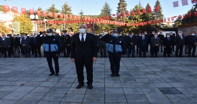 Atatürk, Ebediyete İntikalinin 82. Yıldönümünde Anıldı