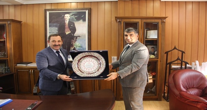DEMİREL´E İL SAĞLIK MÜDÜRLÜĞÜ´NDEN TEŞEKKÜR PLAKETİ