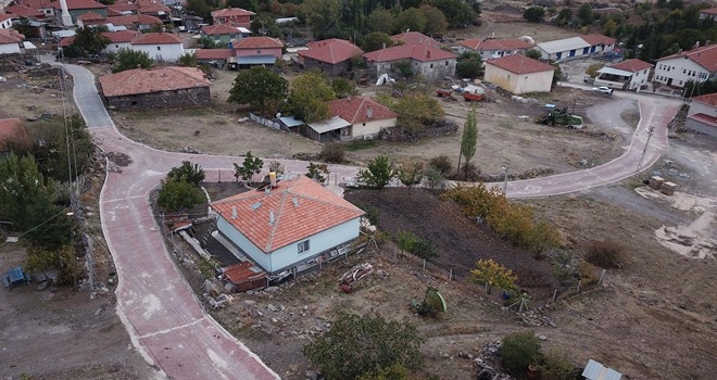 Mahalle yollarına kilitli parke taşı döşeniyor