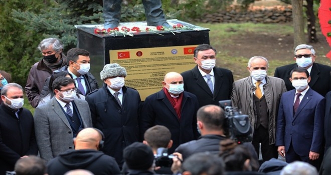 CENGİZ AYTMATOV DOĞUMUNUN 92´NCİ YILINDA KEÇİÖREN´DE ANILDI 