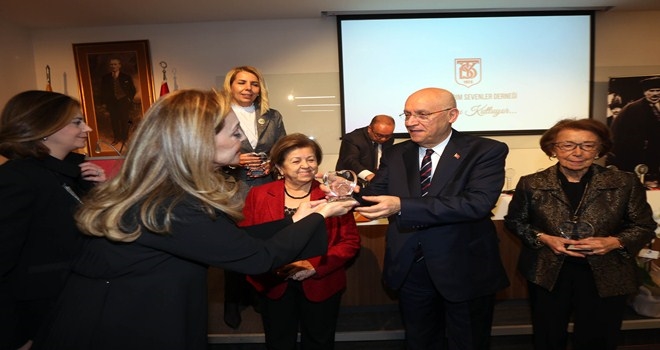 Başkan Yaşar´a Gönül Ödülü