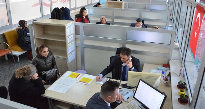 KARİYER OFİSİ´NDEN 137 VATANDAŞA İŞ İMKÂNI 