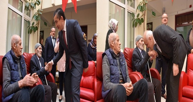 Huzurevindeki Yaşlılar Unutulmadı