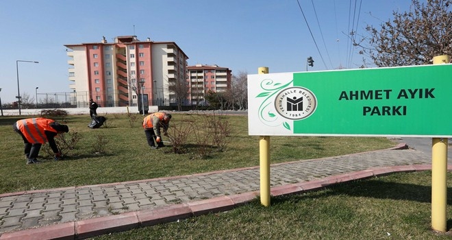 Yenimahalle parklarına yaz bakımı