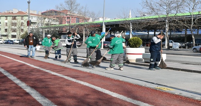 Parklarda dezenfektan harekatı