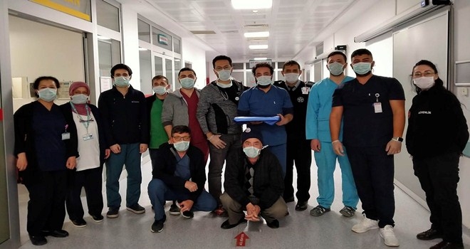 Başkan Acar, Sağlık Çalışanlarını Unutmadı Yüzlerini Güldürdü