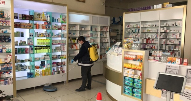 Mamak´taki eczaneler dezenfekte edildi