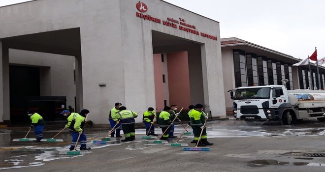 KEÇİÖREN BELEDİYESİ HASTANELERİ DEZENFEKTE ETTİ
