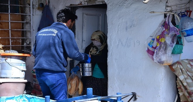 Tüm ihtiyaçları ayaklarına kadar götürülüyor