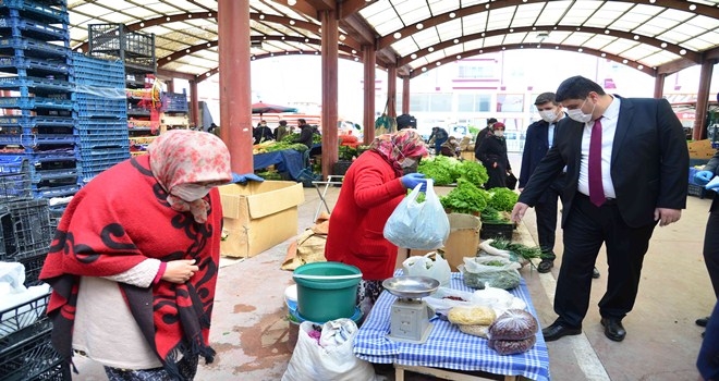 Başkan Oğuz´dan pazarcı esnafına destek