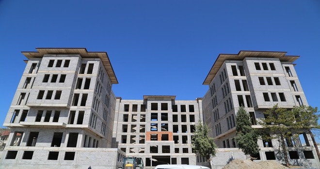 Yeni Belediye Hizmet Binası´nda Çalışmalar Sürüyor