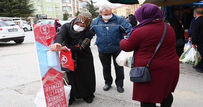 PAZAR YERLERİNE EL DEZENFEKTAN ÜNİTESİ YERLEŞTİRİLDİ