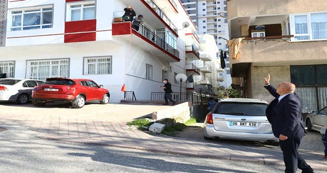 VATANDAŞTAN BAŞKAN ALTINOK´A YOĞUN SEVGİ GÖSTERİSİ