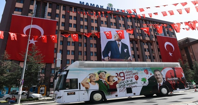 Mamak´ta 19 Mayıs Otobüsü gençler için dolaştı