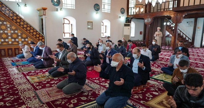 CAMİLER İBADETE AÇILDI