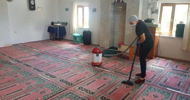 Beypazarı Belediyesi´nden Camilerde Temizlik 
