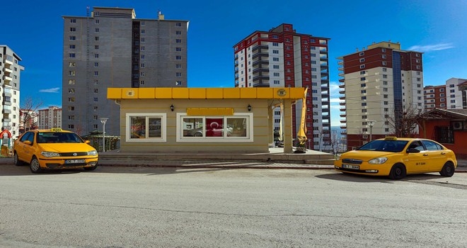 Yenimahalle´nin modern taksi durakları 